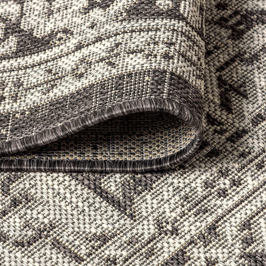 jonathan-y-medallion-weave-indoor-outdoo-3.jpg