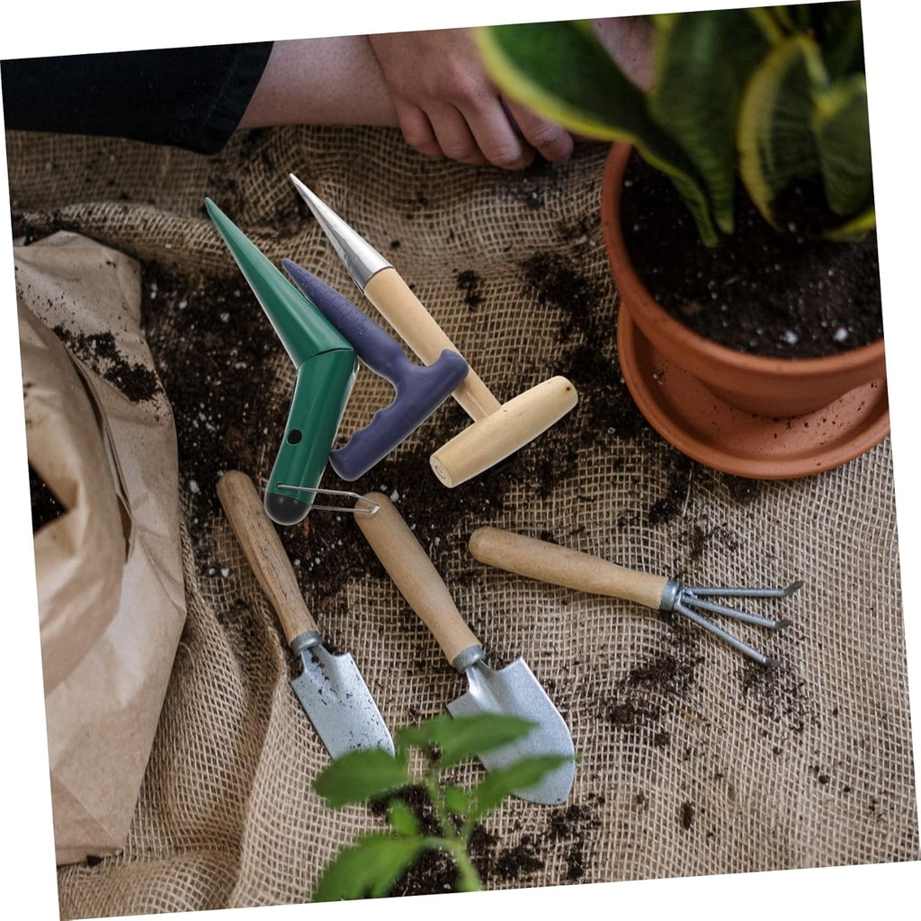 galpada-sturdy-hand-planter-soil-puncher-3.jpg