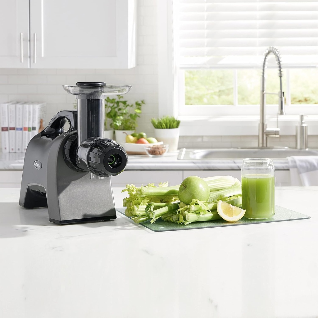 omega-celery-juicer-and-nutrition-system-2.jpg