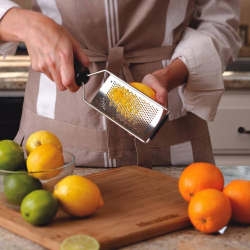 microplane-gourmet-series-hard-cheese-gr-4.jpg
