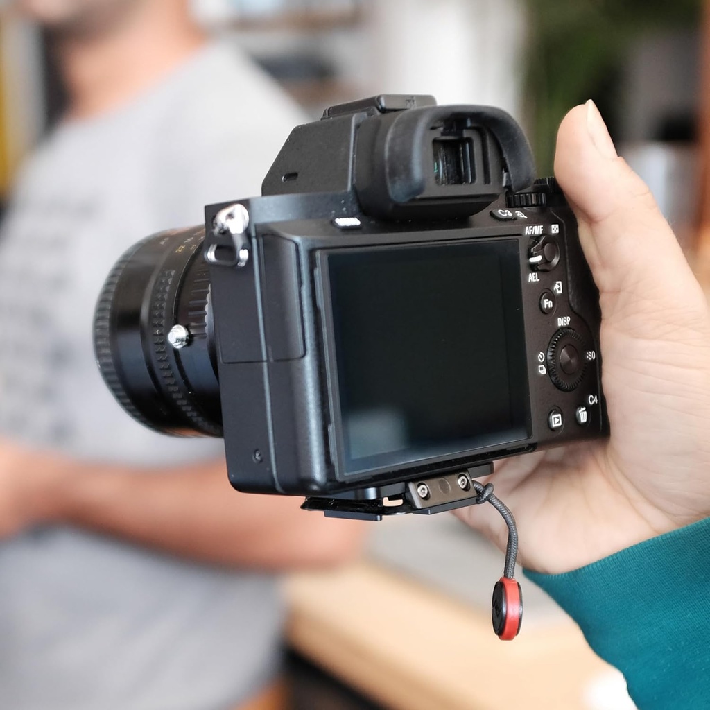 peak-design-anchor-links-for-camera-stra-5.jpg